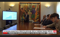 economia bankitalia crescita lenta nel 2025 il turismo traina i servizi