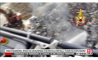 macchiareddu rogo in un azienda che ricicla metalli fumo ed esplosioni