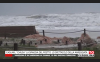 cagliari chiusa la spiaggia del poetto lo spettacolo della mareggiata