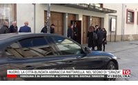 nuoro la citt blindata abbraccia mattarella nel segno di grazia