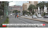 cagliari via ai lavori della metro in via roma bus sul lato portici