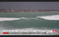 maltempo nell isola ancora vento e mareggiate weekend pi tranquillo