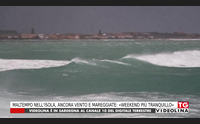 maltempo nell isola ancora vento e mareggiate weekend pi tranquillo
