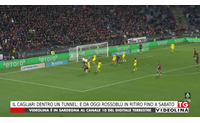 il cagliari dentro un tunnel e da oggi rossobl in ritiro fino a sabato