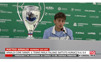 arnaldi come sinner il tennis parla italiano battuto hurkacz 6 4 6 4