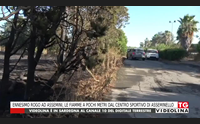 ennesimo rogo ad assemini le fiamme a pochi metri dal centro sportivo di asseminello