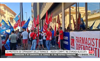 la protesta dei dipendenti delle farmacie nuovi compiti ma stipendi bloccati