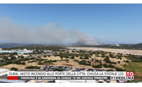 olbia vasto incendio alle porte della citt chiusa la statale 125
