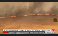 incendi senza tregua il fuoco da nord a sud allarme a noragugume
