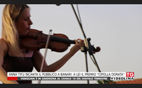 anna tifu incanta il pubblico a banari a lei il premio cipolla dorata