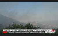 emergenza incendi roghi in tutta l isola la protesta dei sindaci