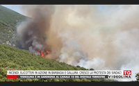 incendi elicotteri in azione in barbagia e gallura cresce la protesta dei sindaci