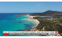 chia ferita in mare da un barchino di migranti grave una turista 17enne