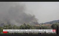 fuoco alle porte di capoterra case danneggiate ettari in cenere