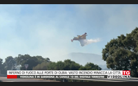 inferno di fuoco alle porte di olbia vasto incendio minaccia la citt