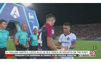 il cagliari ospita il lecce alle 18 30 e cerca un riscatto da tre punti