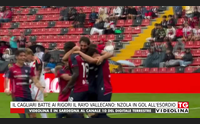 il cagliari batte ai rigori il rayo vallecano nzola in gol all esordio