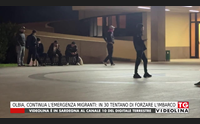 olbia continua l emergenza migranti in 30 tentano di forzare l imbarco