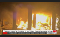 cagliari fiamme al furgone di un fioraio evacuata una palazzina